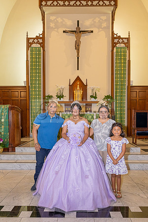 Amy Lopez quinceanera event celebration in Los Angeles Ca, photography and videography by Gustavo Villarreal. 323-633-8283, www.gvphotoandvideo.com