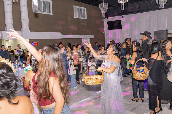 Amy Lopez quinceanera event celebration in Los Angeles Ca, photography and videography by Gustavo Villarreal. 323-633-8283, www.gvphotoandvideo.com