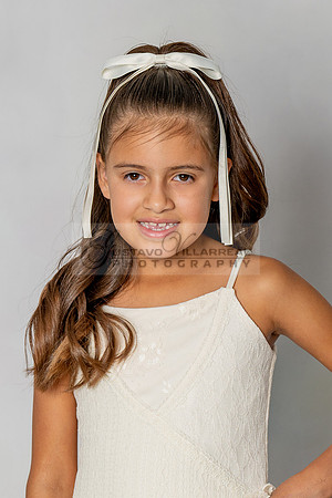 Denise dauhters, kids, family portriat in Whittier ca by Gustavo