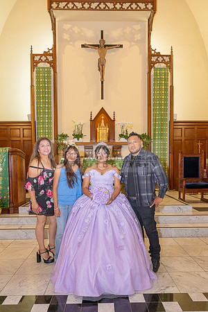 Amy Lopez quinceanera event celebration in Los Angeles Ca, photography and videography by Gustavo Villarreal. 323-633-8283, www.gvphotoandvideo.com