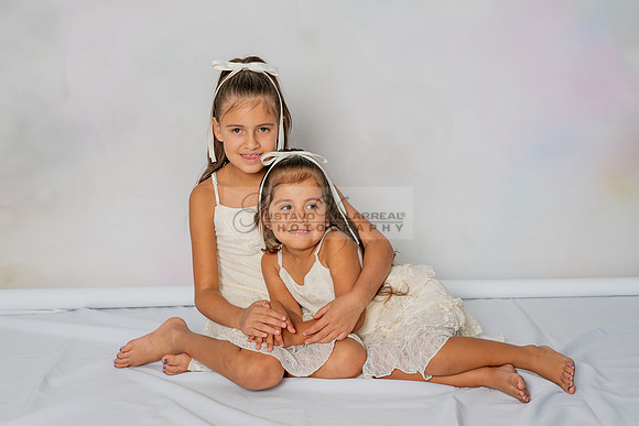 Denise dauhters, kids, family portriat in Whittier ca by Gustavo