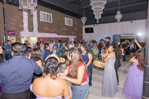 Amy Lopez quinceanera event celebration in Los Angeles Ca, photography and videography by Gustavo Villarreal. 323-633-8283, www.gvphotoandvideo.com