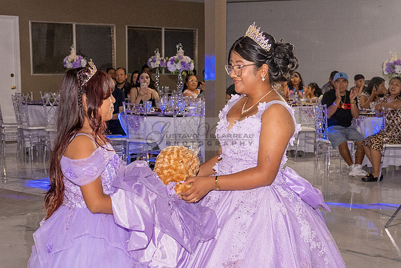 Amy Lopez quinceanera event celebration in Los Angeles Ca, photography and videography by Gustavo Villarreal. 323-633-8283, www.gvphotoandvideo.com