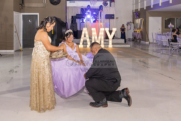 Amy Lopez quinceanera event celebration in Los Angeles Ca, photography and videography by Gustavo Villarreal. 323-633-8283, www.gvphotoandvideo.com