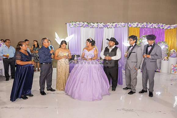 Amy Lopez quinceanera event celebration in Los Angeles Ca, photography and videography by Gustavo Villarreal. 323-633-8283, www.gvphotoandvideo.com