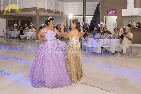 Amy Lopez quinceanera event celebration in Los Angeles Ca, photography and videography by Gustavo Villarreal. 323-633-8283, www.gvphotoandvideo.com