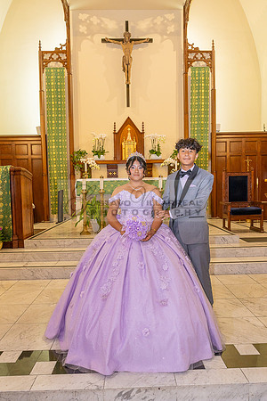 Amy Lopez quinceanera event celebration in Los Angeles Ca, photography and videography by Gustavo Villarreal. 323-633-8283, www.gvphotoandvideo.com