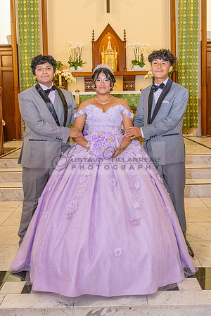 Amy Lopez quinceanera event celebration in Los Angeles Ca, photography and videography by Gustavo Villarreal. 323-633-8283, www.gvphotoandvideo.com