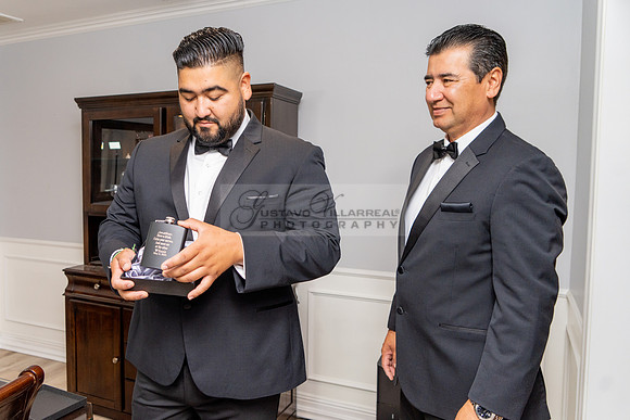 Susana and Jon wedding celebration at Candlewood Country Club in Whittier Ca, Gustavo Villarreal photographer, videographer 323-633-8283, www.gvphotoandvideo.com