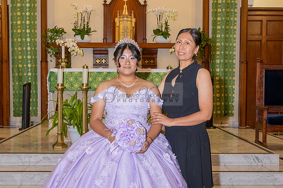 Amy Lopez quinceanera event celebration in Los Angeles Ca, photography and videography by Gustavo Villarreal. 323-633-8283, www.gvphotoandvideo.com