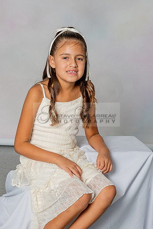 Denise dauhters, kids, family portriat in Whittier ca by Gustavo