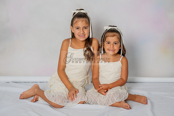 Denise dauhters, kids, family portriat in Whittier ca by Gustavo