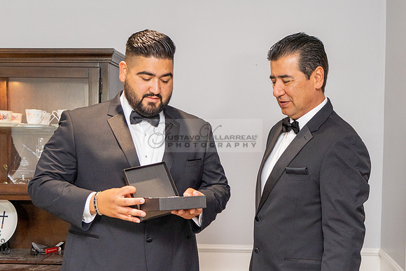 Susana and Jon wedding celebration at Candlewood Country Club in Whittier Ca, Gustavo Villarreal photographer, videographer 323-633-8283, www.gvphotoandvideo.com