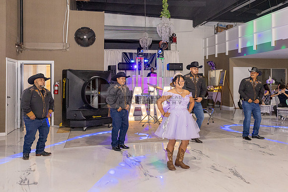 Amy Lopez quinceanera event celebration in Los Angeles Ca, photography and videography by Gustavo Villarreal. 323-633-8283, www.gvphotoandvideo.com