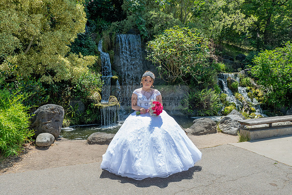 Alyssa and Kaitlynn sweet Sixteens photoshoot at Los Angeles County Arboretum in Arcadia Ca. photography, videography, Gustavo Villarreal, 323-633-8283, www.gvphotoandvideo.com