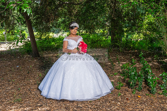 Alyssa and Kaitlynn sweet Sixteens photoshoot at Los Angeles County Arboretum in Arcadia Ca. photography, videography, Gustavo Villarreal, 323-633-8283, www.gvphotoandvideo.com