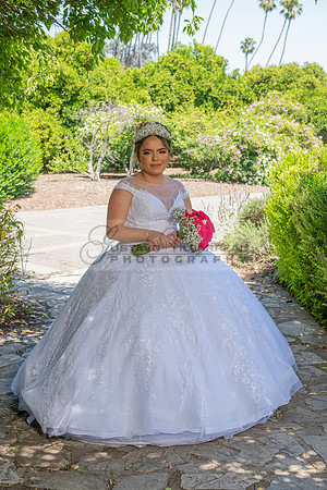 Alyssa and Kaitlynn sweet Sixteens photoshoot at Los Angeles County Arboretum in Arcadia Ca. photography, videography, Gustavo Villarreal, 323-633-8283, www.gvphotoandvideo.com
