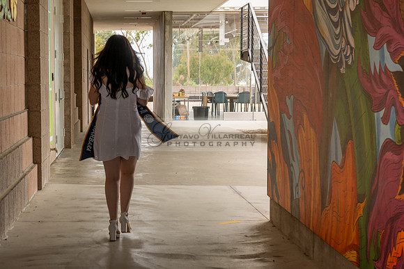 Lauren Berry graduation photos, portraits at UCSB Santa Barbara Ca. Gustavo Villarreal Photography, 323-633-8283