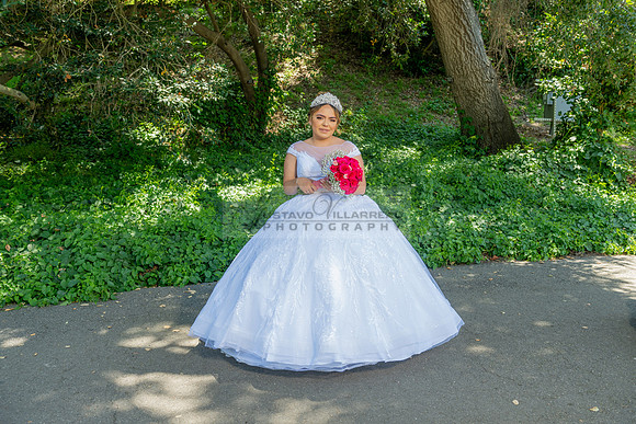 Alyssa and Kaitlynn sweet Sixteens photoshoot at Los Angeles County Arboretum in Arcadia Ca. photography, videography, Gustavo Villarreal, 323-633-8283, www.gvphotoandvideo.com