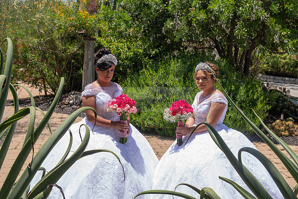 Alyssa and Kaitlynn sweet Sixteens photoshoot at Los Angeles County Arboretum in Arcadia Ca. photography, videography, Gustavo Villarreal, 323-633-8283, www.gvphotoandvideo.com