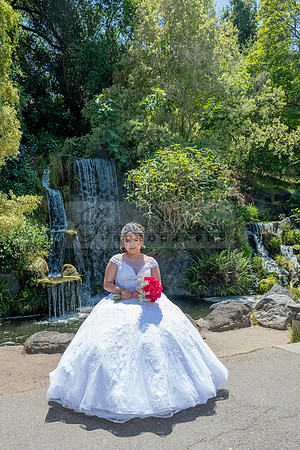 Alyssa and Kaitlynn sweet Sixteens photoshoot at Los Angeles County Arboretum in Arcadia Ca. photography, videography, Gustavo Villarreal, 323-633-8283, www.gvphotoandvideo.com