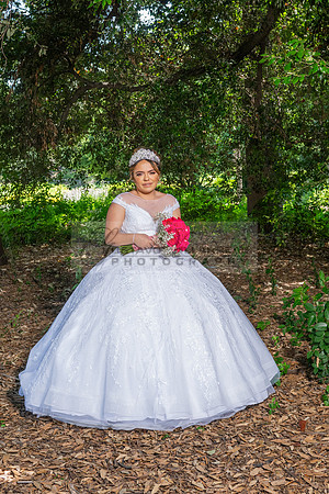 Alyssa and Kaitlynn sweet Sixteens photoshoot at Los Angeles County Arboretum in Arcadia Ca. photography, videography, Gustavo Villarreal, 323-633-8283, www.gvphotoandvideo.com