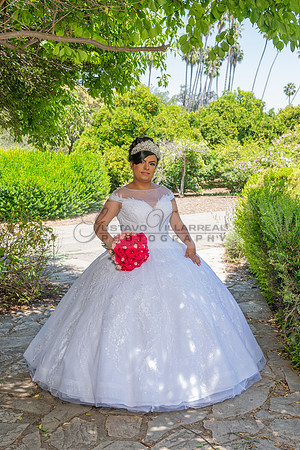 Alyssa and Kaitlynn sweet Sixteens photoshoot at Los Angeles County Arboretum in Arcadia Ca. photography, videography, Gustavo Villarreal, 323-633-8283, www.gvphotoandvideo.com