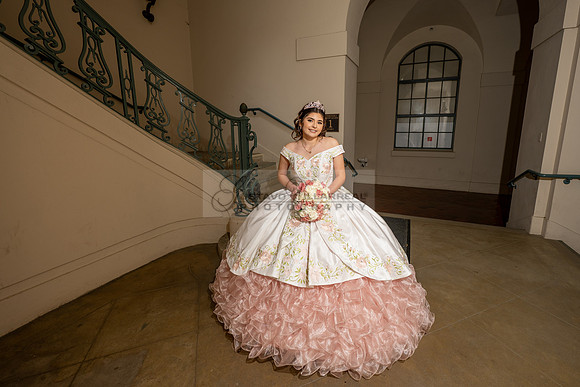 Natalie Gutierrez quinceañera photoshoot at the beautiful and historic place in Pasadena Ca. wedding and sweet 16th Photographer Gustavo Villarreal, 323-633-8283