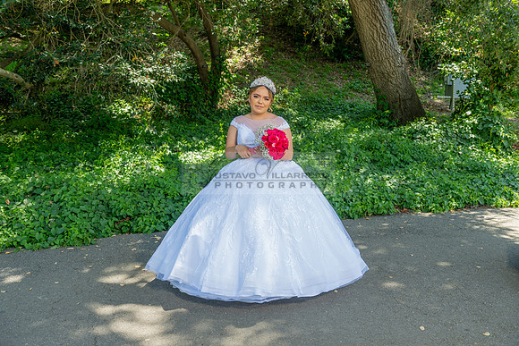 Alyssa and Kaitlynn sweet Sixteens photoshoot at Los Angeles County Arboretum in Arcadia Ca. photography, videography, Gustavo Villarreal, 323-633-8283, www.gvphotoandvideo.com