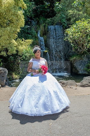 Alyssa and Kaitlynn sweet Sixteens photoshoot at Los Angeles County Arboretum in Arcadia Ca. photography, videography, Gustavo Villarreal, 323-633-8283, www.gvphotoandvideo.com