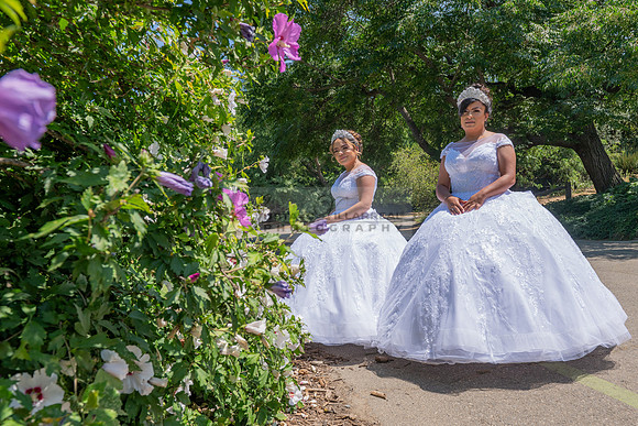 Alyssa and Kaitlynn sweet Sixteens photoshoot at Los Angeles County Arboretum in Arcadia Ca. photography, videography, Gustavo Villarreal, 323-633-8283, www.gvphotoandvideo.com