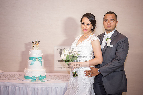 EVELIA Y JUAN weddings photography and video at St Joseph Catholic church in Hawthorne Ca, Reception venues at Temple of Emanuel of beberly hills Ca,  www.gustavovillarreal.com, 323-633-8283