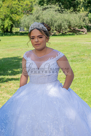 Alyssa and Kaitlynn sweet Sixteens photoshoot at Los Angeles County Arboretum in Arcadia Ca. photography, videography, Gustavo Villarreal, 323-633-8283, www.gvphotoandvideo.com