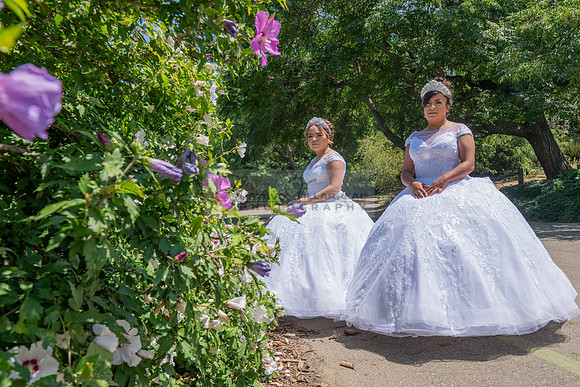 Alyssa and Kaitlynn sweet Sixteens photoshoot at Los Angeles County Arboretum in Arcadia Ca. photography, videography, Gustavo Villarreal, 323-633-8283, www.gvphotoandvideo.com