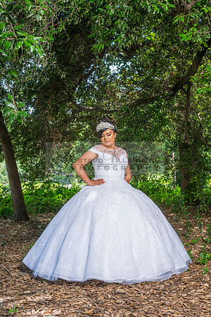 Alyssa and Kaitlynn sweet Sixteens photoshoot at Los Angeles County Arboretum in Arcadia Ca. photography, videography, Gustavo Villarreal, 323-633-8283, www.gvphotoandvideo.com