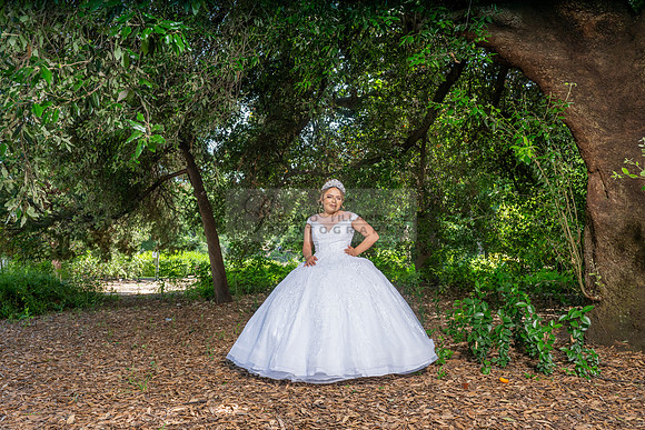 Alyssa and Kaitlynn sweet Sixteens photoshoot at Los Angeles County Arboretum in Arcadia Ca. photography, videography, Gustavo Villarreal, 323-633-8283, www.gvphotoandvideo.com