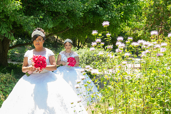 Alyssa and Kaitlynn sweet Sixteens photoshoot at Los Angeles County Arboretum in Arcadia Ca. photography, videography, Gustavo Villarreal, 323-633-8283, www.gvphotoandvideo.com