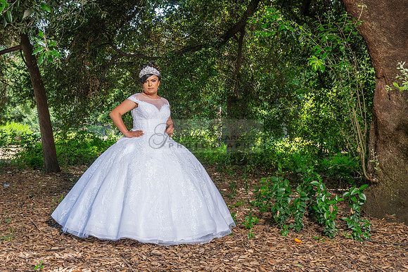 Alyssa and Kaitlynn sweet Sixteens photoshoot at Los Angeles County Arboretum in Arcadia Ca. photography, videography, Gustavo Villarreal, 323-633-8283, www.gvphotoandvideo.com