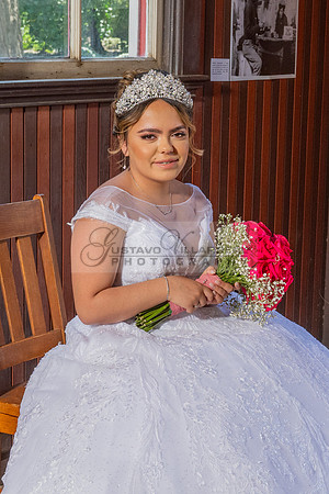 Alyssa and Kaitlynn sweet Sixteens photoshoot at Los Angeles County Arboretum in Arcadia Ca. photography, videography, Gustavo Villarreal, 323-633-8283, www.gvphotoandvideo.com