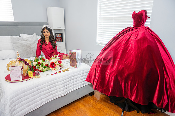 Delilah Vazquez-quinceanera-celebration-photographer-videographe