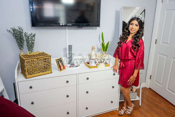 Delilah Vazquez-quinceanera-celebration-photographer-videographe