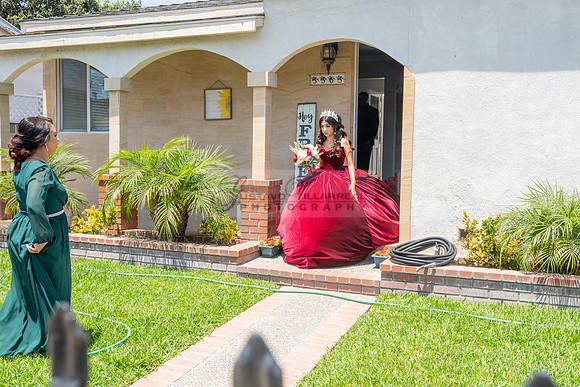 Delilah Vazquez-quinceanera-celebration-photographer-videographe