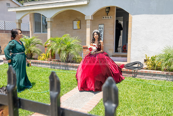 Delilah Vazquez-quinceanera-celebration-photographer-videographe