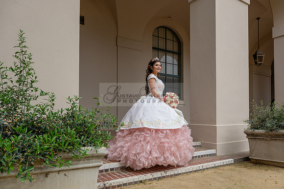 Natalie Gutierrez quinceañera photoshoot at the beautiful and historic place in Pasadena Ca. wedding and sweet 16th Photographer Gustavo Villarreal, 323-633-8283