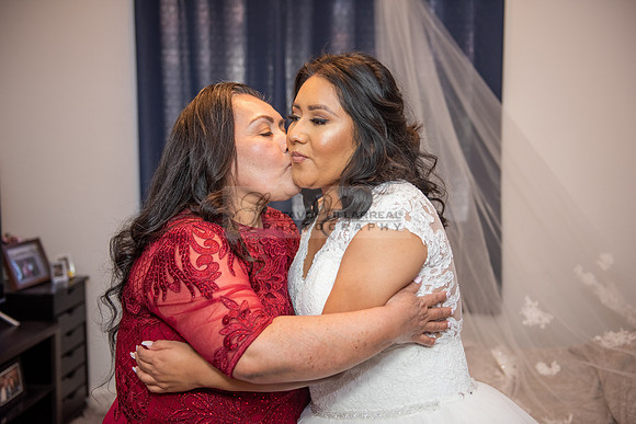Liliana and Isaac wedding celebration at Noor Restaurant Event Center in Pasadena Ca, Pasadena City hall, photographer Gustavo Villarreal 323-633-8283