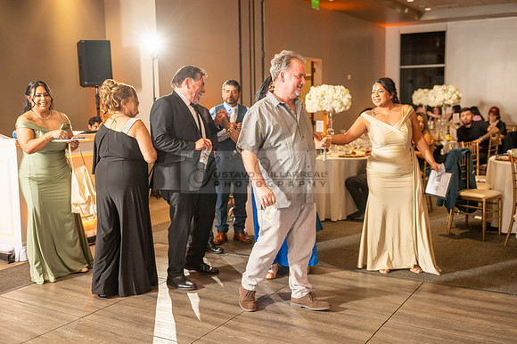 Alberto y Lourdes wedding celebration, photographer, videographer at Rio Hondo country Club in Downey Ca. Gustavo Villarreal photography, 323-633-8283, www.gvphotoandvideo.com