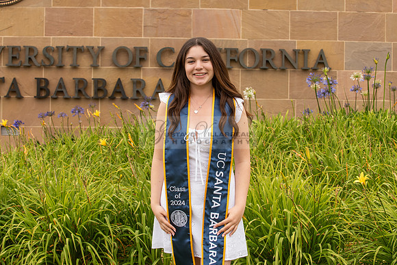 Lauren Berry graduation photos, portraits at UCSB Santa Barbara Ca. Gustavo Villarreal Photography, 323-633-8283
