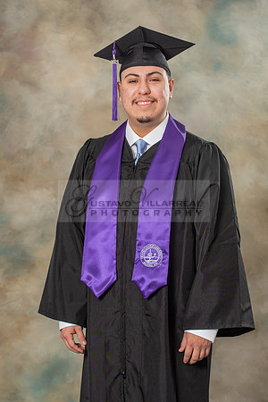 Enrique Balderas graduation photos in Whittier Ca by Gustavo Villarreal Photography, family photos 323-366-8283