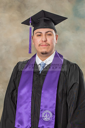 Enrique Balderas graduation photos in Whittier Ca by Gustavo Villarreal Photography, family photos 323-366-8283