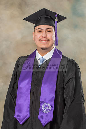 Enrique Balderas graduation photos in Whittier Ca by Gustavo Villarreal Photography, family photos 323-366-8283